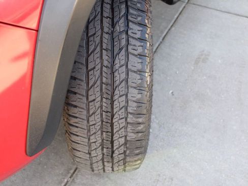 Used 2016 Toyota Tacoma TRD Off-Road w/ Exterior Package image 13