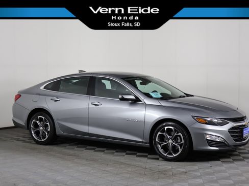 Used 2024 Chevrolet Malibu LT image 1