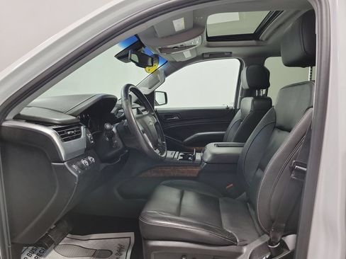 Used 2018 Chevrolet Tahoe Premier AWD/4WD image 3