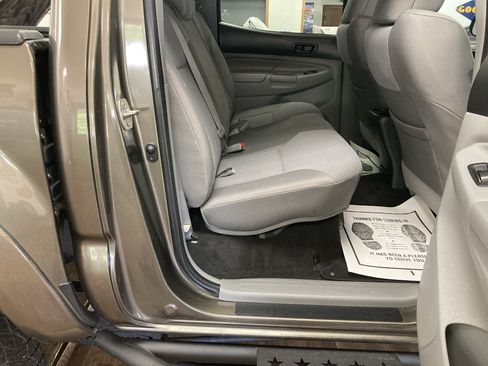 Used 2012 Toyota Tacoma 4x4 Double Cab w/ TRD Off-Road Pkg image 19