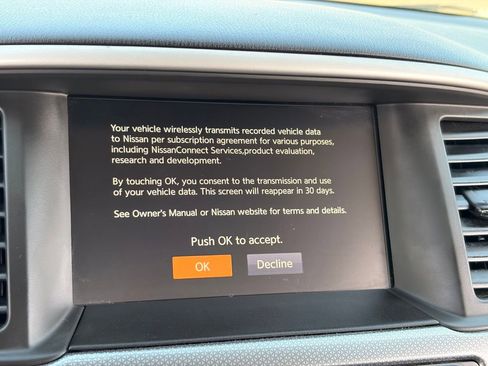 Used 2019 Nissan Pathfinder SL FWD image 21
