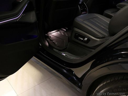 Used 2021 BMW X7 M50i w/ Executive Package image 35