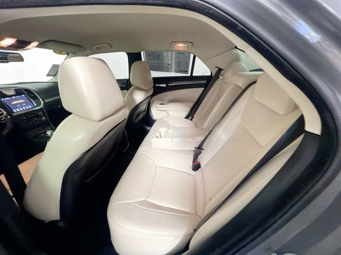 Used 2019 Chrysler 300 Touring L w/ Quick Order Package 22F image 29