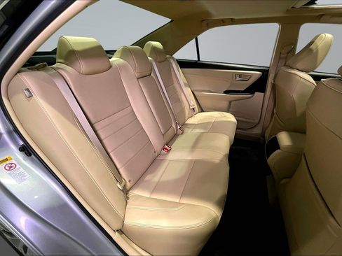 Used 2016 Toyota Camry XLE w/ Moonroof Package image 24