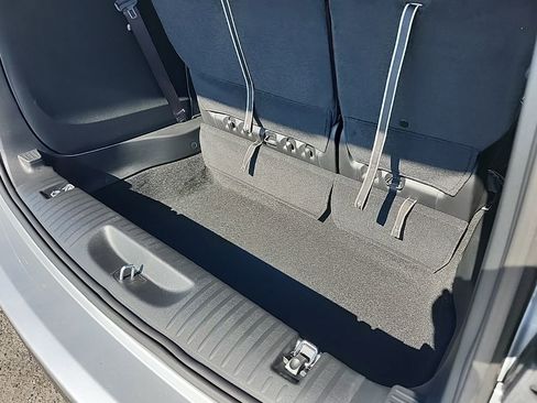 New 2026 Chrysler Pacifica Select FWD image 19