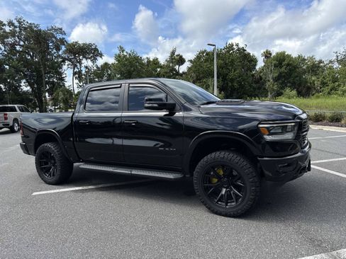Used 2021 RAM 1500 Laramie AWD/4WD image 1