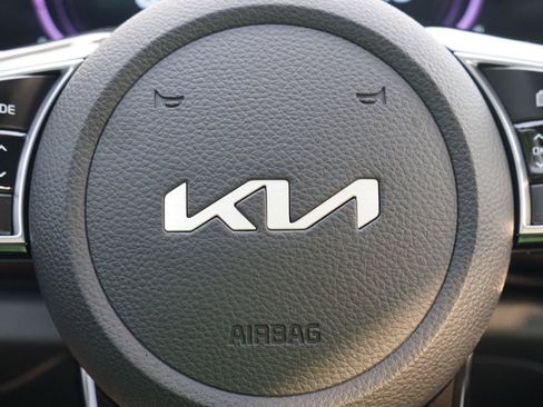 Used 2025 Kia Seltos S AWD/4WD image 15