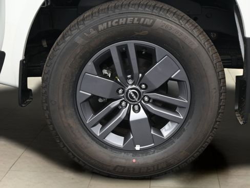 Certified 2025 Nissan Frontier SV w/ SV Convenience Package RWD image 19
