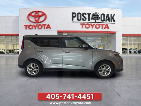 Used 2025 Kia Soul LX w/ LX Technology Package FWD image 6