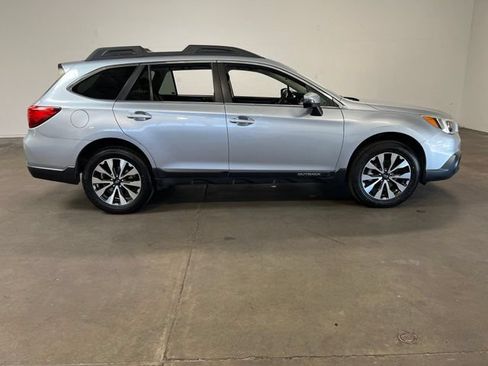 Used 2016 Subaru Outback 2.5i Limited AWD/4WD image 2