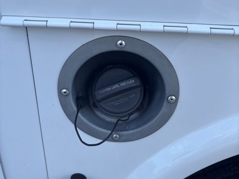 Used 2021 GMC Sierra 2500 Base w/ Convenience Package image 25