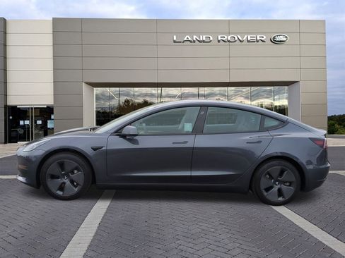 Used 2023 Tesla Model 3 Standard Range image 8