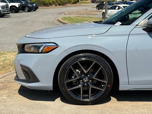 Used 2022 Honda Civic Sport Touring image 12