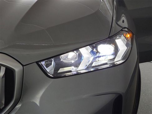 Used 2024 BMW X5 xDrive50e w/ Premium Package image 33