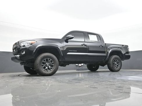 Used 2022 Toyota Tacoma SR5 w/ Technology Package AWD/4WD image 58