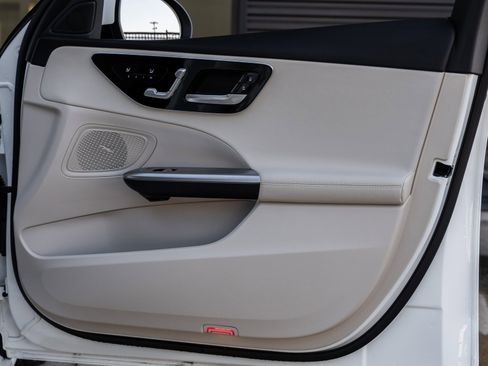 Used 2023 Mercedes-Benz C 300 Sedan image 37