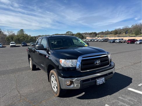 Used 2012 Toyota Tundra 4x4 Double Cab w/ Tow Pkg image 3
