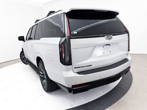 Used 2021 Cadillac Escalade ESV Sport Platinum w/ Heavy-Duty Trailer Package AWD/4WD image 9