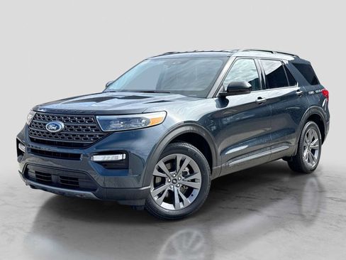 Used 2024 Ford Explorer XLT w/ Equipment Group 202A AWD/4WD image 1