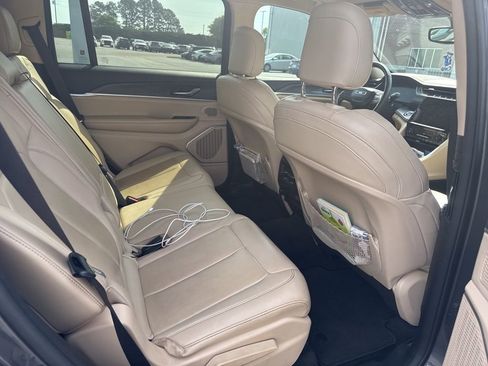 Used 2022 Jeep Grand Cherokee L Limited AWD/4WD image 12