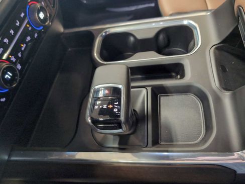 Used 2025 Chevrolet Silverado 1500 High Country image 16