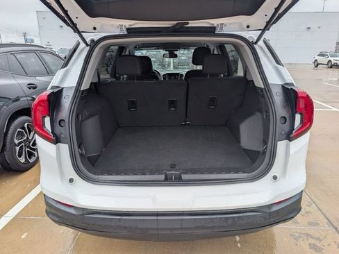 Used 2024 GMC Terrain SLE FWD image 27