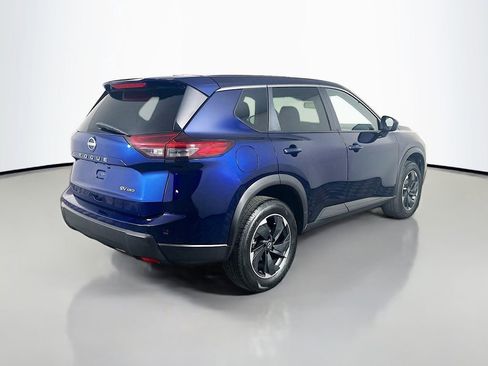 Used 2024 Nissan Rogue SV image 7
