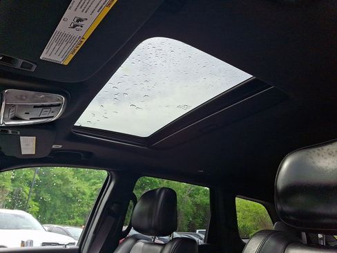 Used 2022 Jeep Grand Cherokee Limited AWD/4WD image 14
