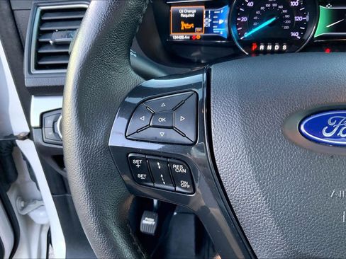 Used 2018 Ford Explorer XLT w/ Equipment Group 202A image 22