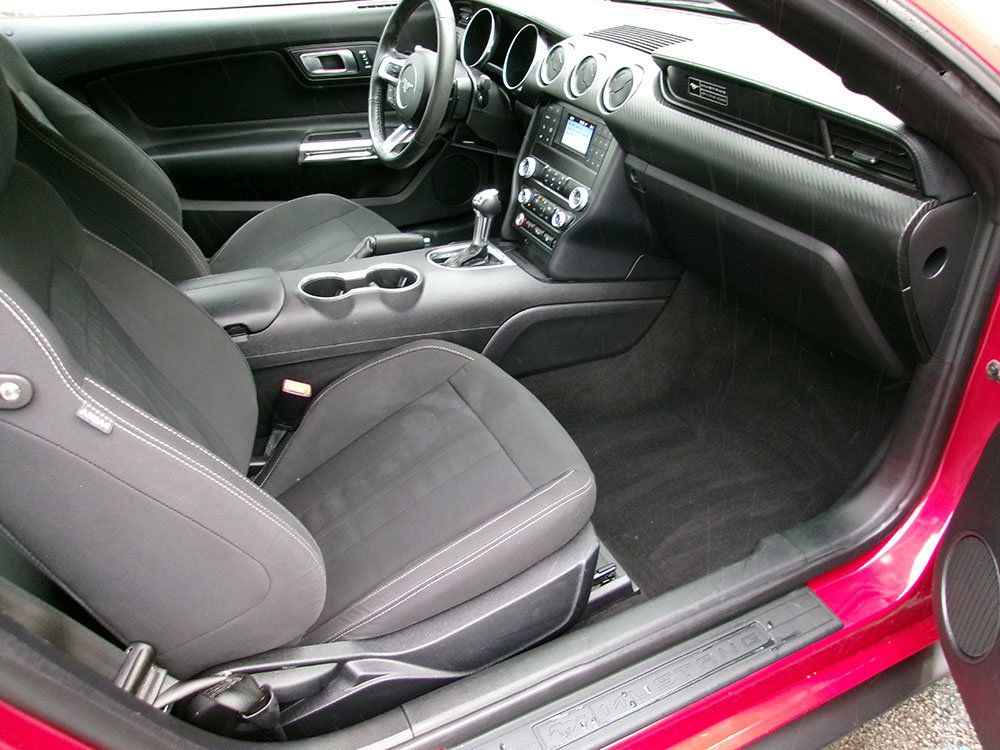 Used 2020 Ford Mustang Coupe RWD image 10