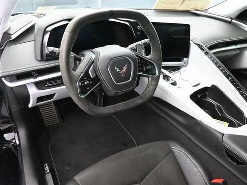 Used 2021 Chevrolet Corvette Stingray Premium Conv w/ Z51 Performance Package RWD image 25