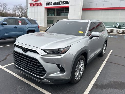 Used 2024 Toyota Grand Highlander Platinum image 11