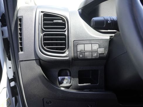 Used 2025 RAM ProMaster 2500 w/ Convenience Group FWD image 13