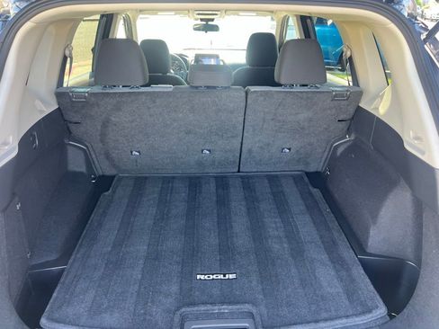 Used 2022 Nissan Rogue SV FWD image 42