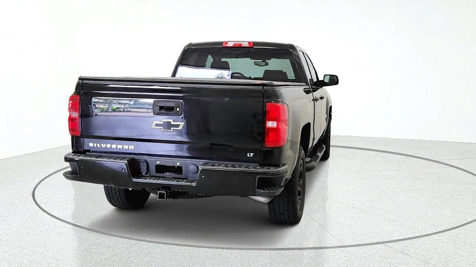 Used 2017 Chevrolet Silverado 1500 LT w/ Midnight Edition AWD/4WD image 8