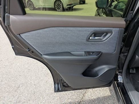 Used 2023 Nissan Rogue SV FWD image 26