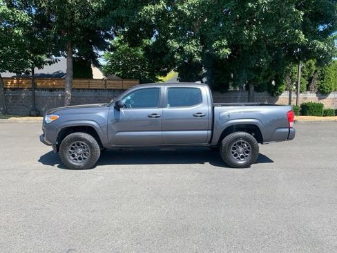 Used 2016 Toyota Tacoma SR w/ Towing Package AWD/4WD image 2