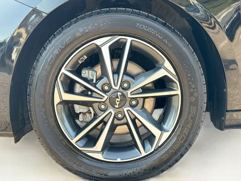 Used 2023 Kia Forte LXS image 40