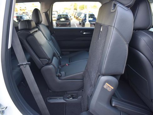 New 2026 Nissan Armada SV image 57