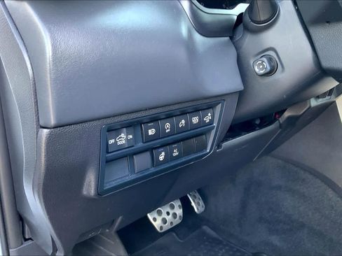 Used 2024 Toyota Tundra Platinum AWD/4WD image 32
