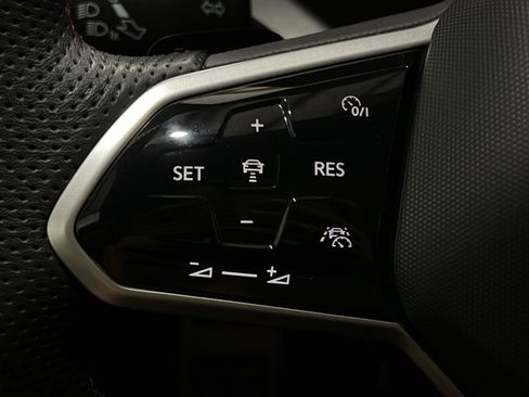 Used 2024 Volkswagen GTI SE FWD image 29