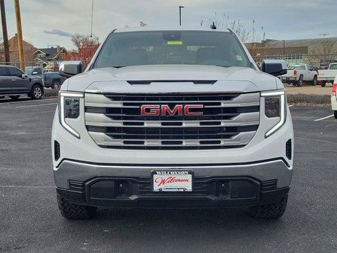 Used 2025 GMC Sierra 1500 SLE w/ X31 Off-Road Package AWD/4WD image 8