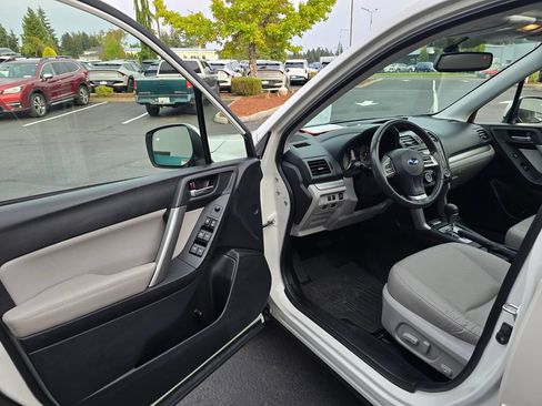 Used 2014 Subaru Forester 2.5i Limited AWD/4WD image 7