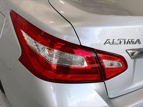 Used 2017 Nissan Altima 2.5 SV FWD image 13