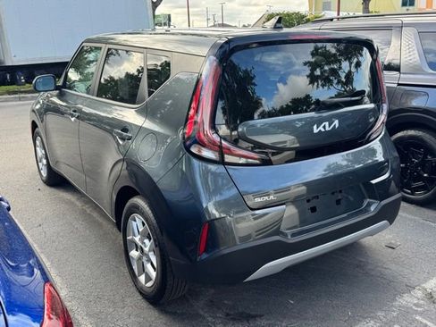 Certified 2025 Kia Soul LX w/ LX Technology Package FWD image 5