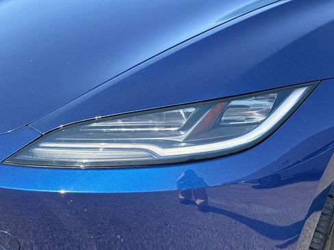 Used 2024 Tesla Model 3 Long Range AWD/4WD image 9