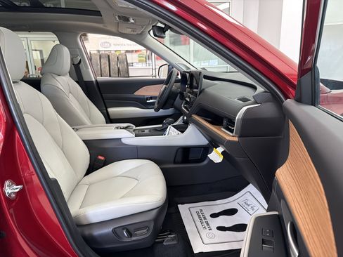 New 2026 Toyota Grand Highlander Limited AWD/4WD image 38