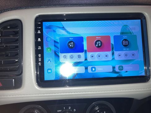 Used 2018 Honda HR-V LX image 37