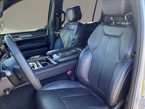 Used 2022 Jeep Wagoneer Series II AWD/4WD image 21