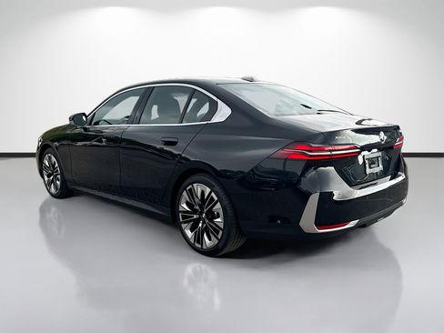 Used 2026 BMW 540i xDrive AWD/4WD image 4